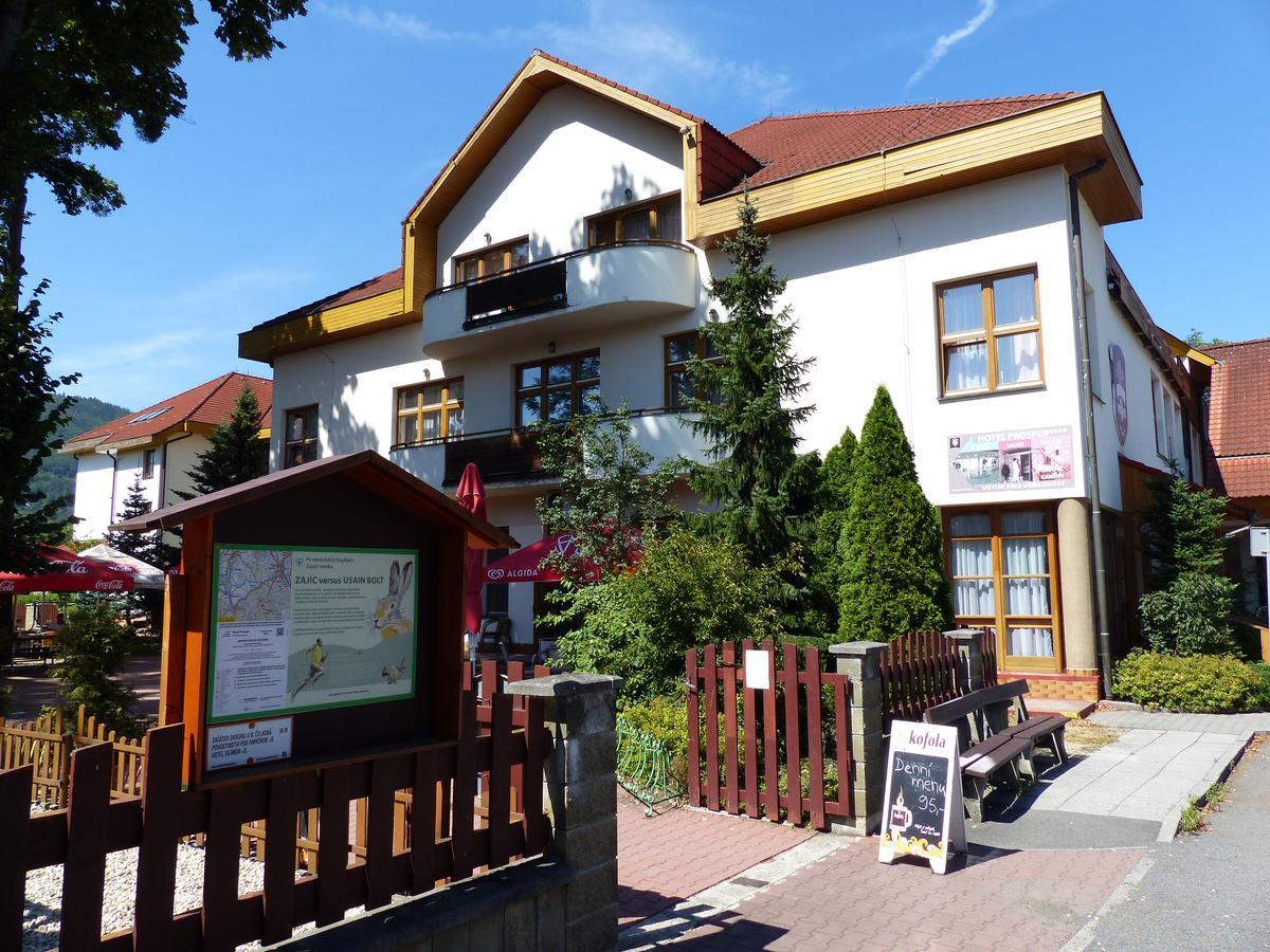 繁荣酒店 Čeladná 外观 照片